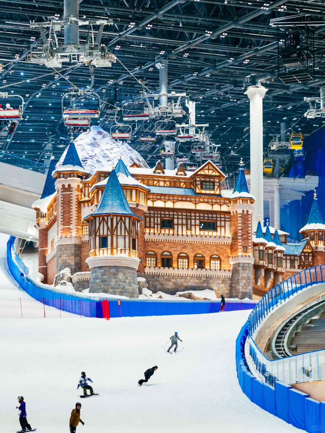 梦耀童年 浪漫雪域｜耀雪冰雪世界盛大开幕，凯奇联袂打造魔都度假胜地